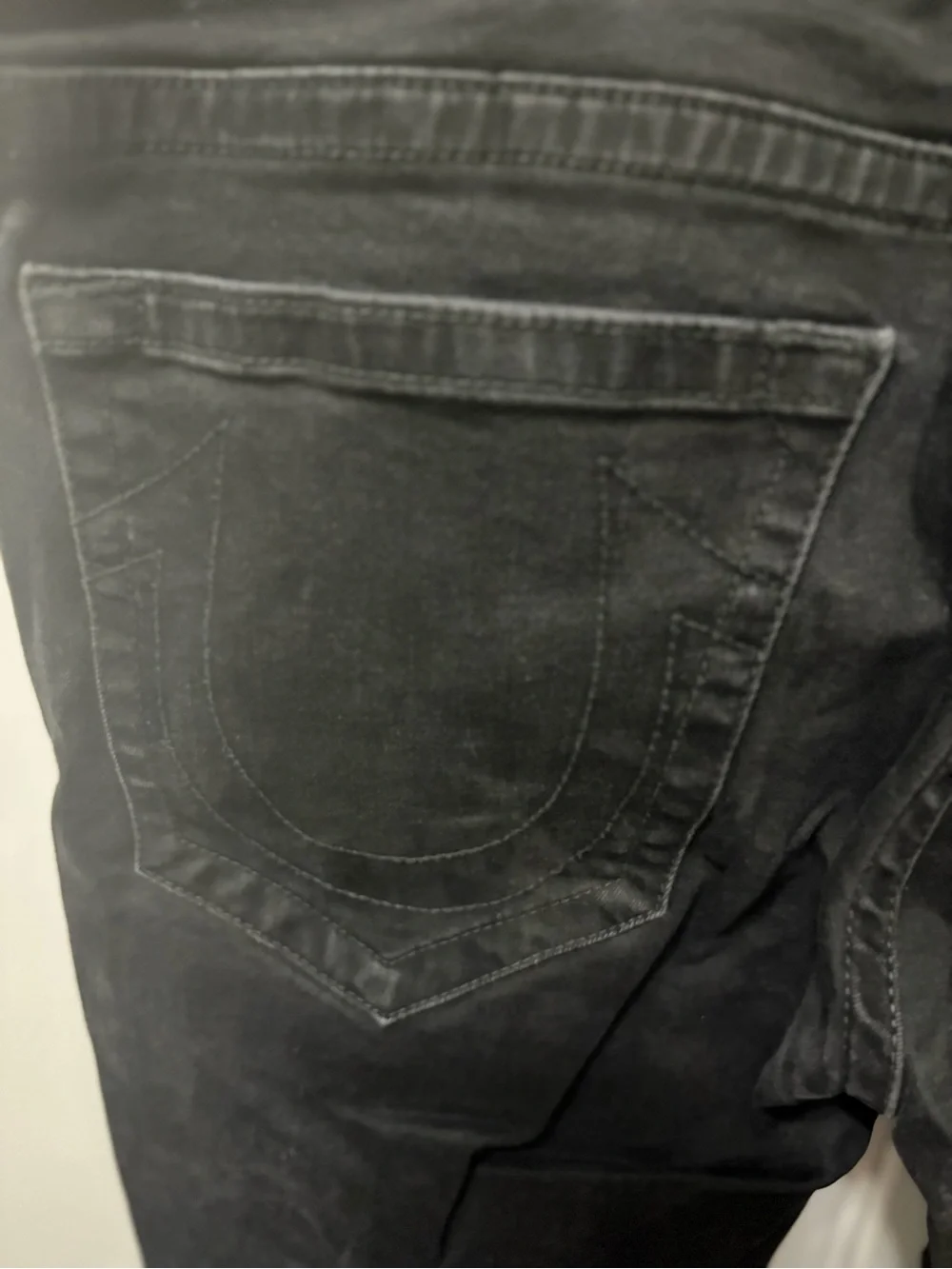 True Religion Geno Relaxed Slim Black Jeans - Size 40x33